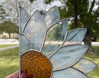 Daisy Stained Glass Corner Flower.