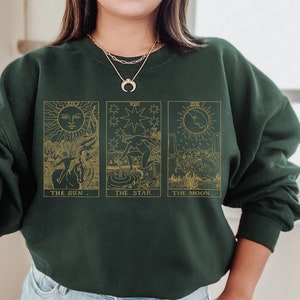 Tarot Card Sweatshirt Tarot Shirt Witchy Sweatshirt Vintage Tarot Astrology Shirt Witchy Clothes Alt Clothing Trendy Clothes Moon Sweatshirt