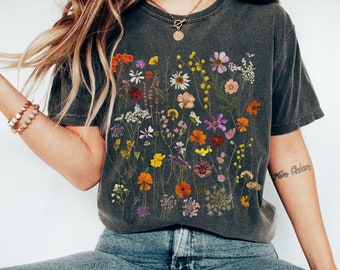 Gepresste Blumen Cottagecore Shirt Wildblumen Shirt Granola Girl Botanisches Shirt Goblincore Shirt Dark Cottagecore Fairycore Shirt