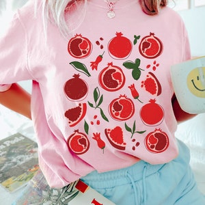 Pomegranate Shirt Fruit Shirt Botanical Shirt Cottage Core Shirt Cottagecore Clothes Vegan Shirt Pomegranate Gift Fruit T Shirt Foodie Shirt