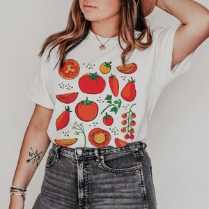 Chemise tomates Chemise fruits Chemise botanique Vêtements cottagecore Chemise végétalienne T-shirt jardin T-shirt légumes T-shirt fruits Vêtements esthétiques White