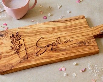 Initials Cutting Board Olive Wood Personalized Handle | Engraving Wedding Couple | Birthday Christmas Housewarming Gift | Kitchen Board