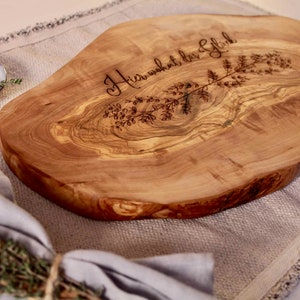 personalized gift, personalized cutting board, custom catting board, engraved olive wood board, christmas gift