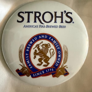 Vintage Stroh's Beer Pinback Button – Detroit Lion Crest Breweriana Advertising