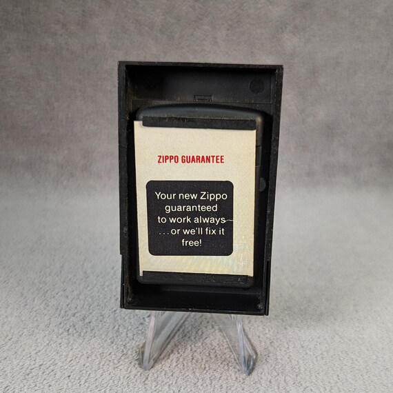 希少な 1986 年製米国海軍燃料派遣隊 Zippo - 新品同様 - 佐世保、日本 