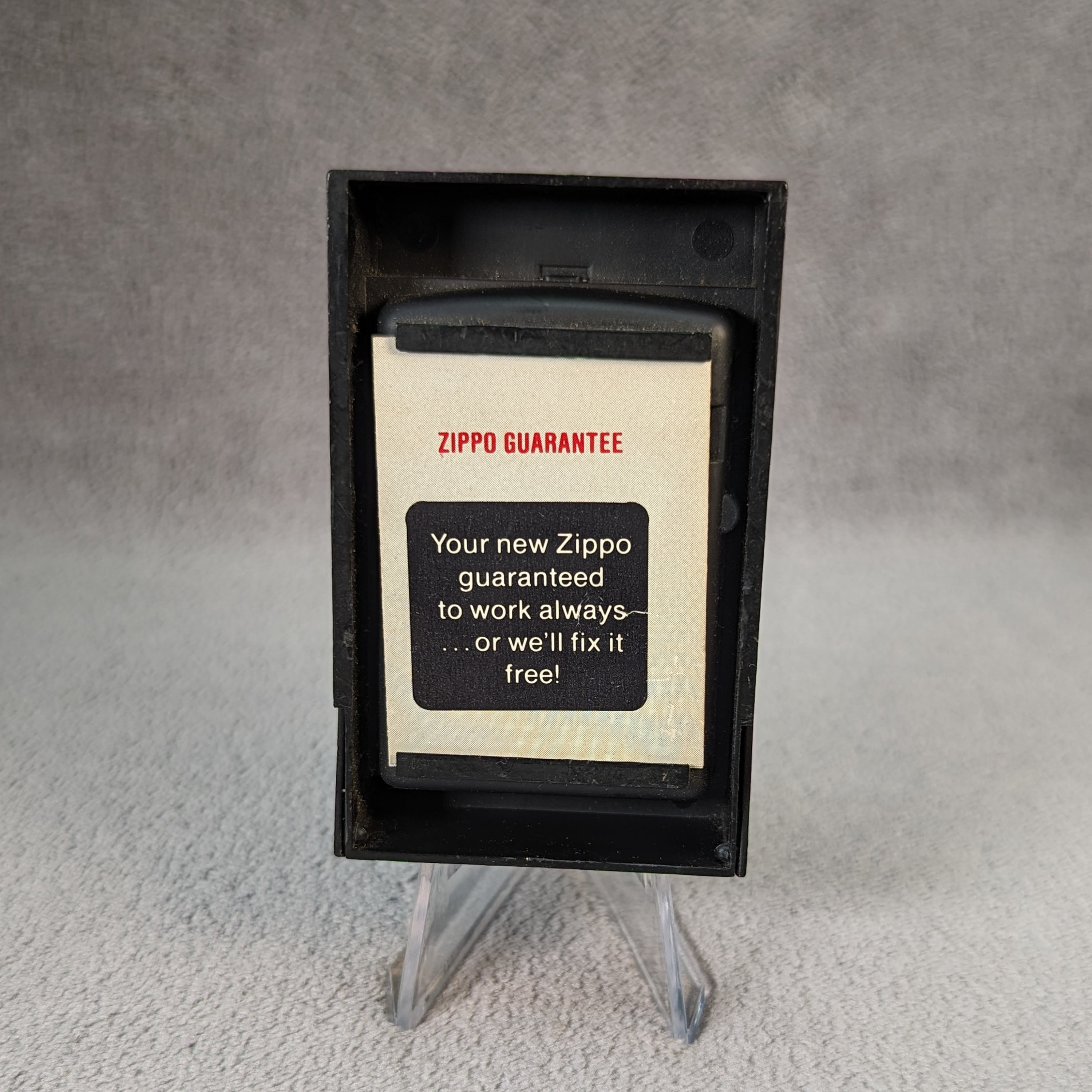 希少な 1986 年製米国海軍燃料派遣隊 Zippo - 新品同様 - 佐世保、日本 