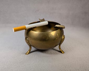 Vintage Brass Cauldron Ashtray - Elegant Tripod Legs, Carved Details  - Smoking Accessories, Cigar Cigarette, Trinket Dish