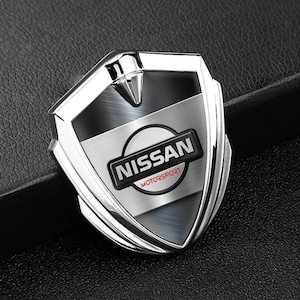エポキシ樹脂ロゴ付きメタルシールドエンブレム、日産、完璧なオートチューニングバッジ、自己粘着、ユニークなギフト