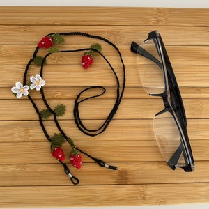 Strawberry Glasses Chain, Handmade  Eyeglass Strap, Sunglasses Holder, Glasses Chain Holder, Crochet Glass Chain, Gift for Farmers
