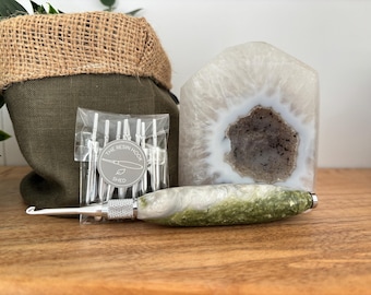 Long Crochet Hook Set – Olive & Very Light Pastel Purple with Silver Flakes | Interchangeable Hooks | Silver 481