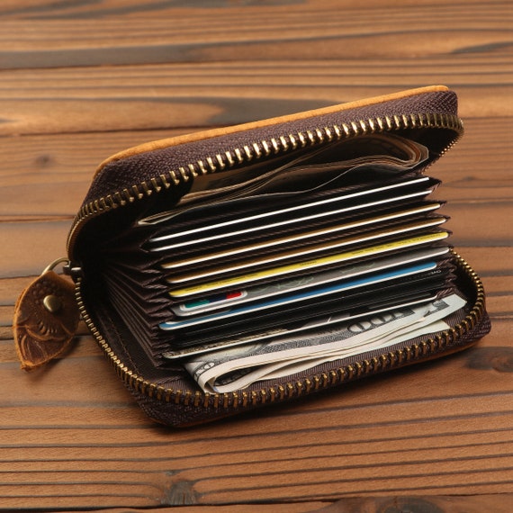 Engraved Leather RFID Wallet: Personalized Card Storage