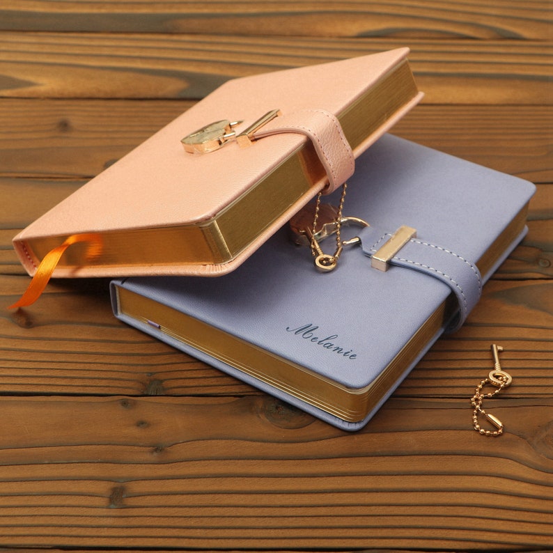 Personalisiertes Journal mit Schloss, Locking Journal mit Schlüssel, Geschenk für Kind, Studenten Geschenk, Muttertagsgeschenk, Geburtstagsgeschenk Bild 1