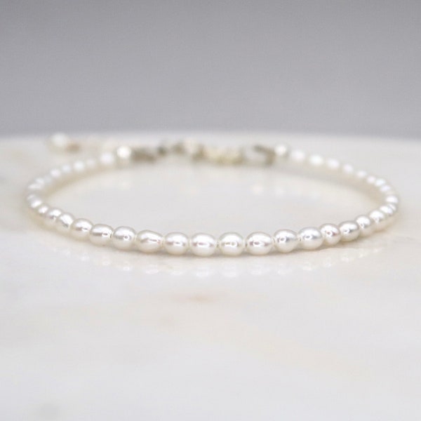 Minimalist 2-3mm Tiny Freshwater Pearl Bracelet, AAAA+ High Luster Rice Pearl Bracelet, 14K Gold Filled or Silver Filled Seed Pearl Bracelet