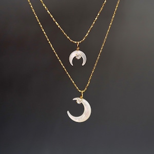 Minimalist Moon Pendant Necklace, Unique White Mother of Pearl Crescent Necklace On Glitter 925 Sterling Silver Chain, Shell Moon Necklace