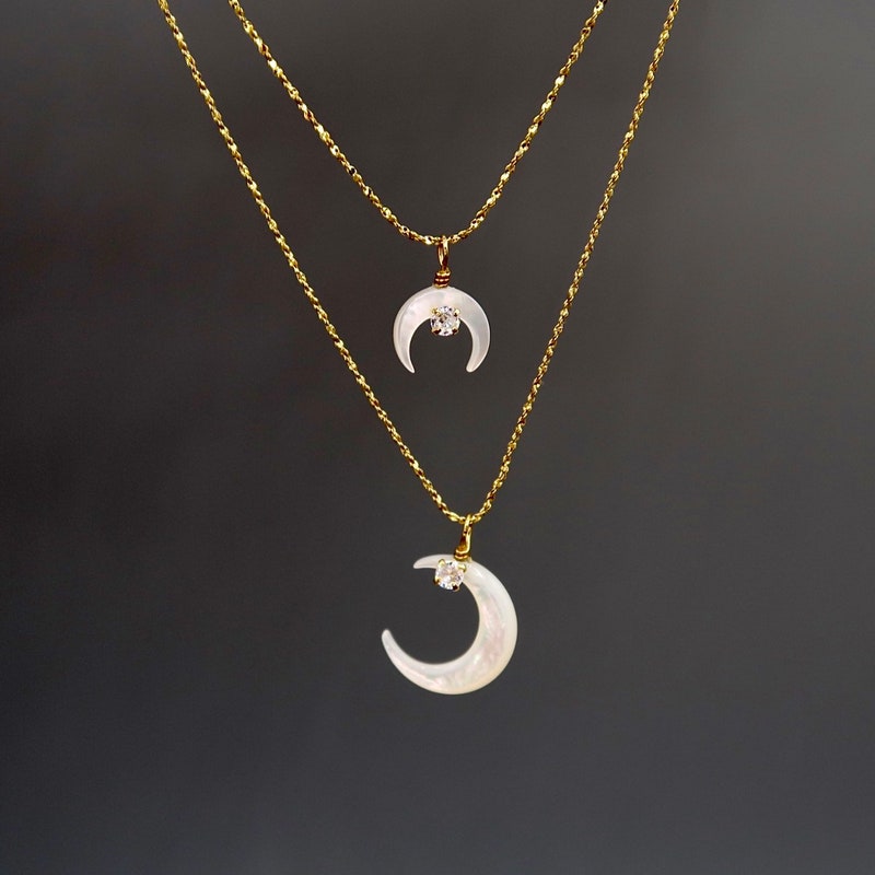 Mother of Pearl Moonstone Pendant Necklace