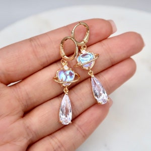Original Saturn Earrings, Handmade Saturn Planet Drop Earrings, 14K Gold Filled Heart Planet Teardrop Earrings, Stars & Clestial Earrings