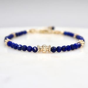 Pulseira de lápis-lazúli de 3,5 mm com acabamento em ouro 14K, delicada pulseira de lápis-lazúli genuíno facetado, joia feita à mão com pedras preciosas naturais, pulseira com pedra de nascimento