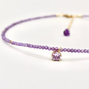 Dünne 2 mm Amethyst Perlen Halskette mit lila CZ Anhänger, handgefertigte einstellbare funkelnde facettierte echte Amethyst Perlen lila Choker Halskette