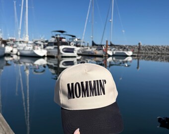 Mommin’ Embroidered Trucker Hat - Adjustable