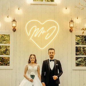 Iniziali personalizzate Cuore LED Neon Sign Nome di famiglia Nome di coppia Segno Luce notturna Casa Matrimonio Sfondo Decorazione murale Regali personalizzati Fidanzamento