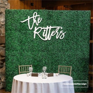 Cartello personalizzato in legno con cognome, cartello personalizzato in legno con nome di famiglia per sfondo per festa di matrimonio boho, decorazione da parete con siepe verde, regalo di fidanzamento