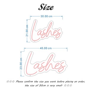 Puede incluir: Dos letreros de ne&oacute;n rosa que dicen "Lashes" en una fuente cursiva. Los letreros se muestran con medidas en cent&iacute;metros. El letrero m&aacute;s peque&ntilde;o tiene 30 cm de ancho y 21 cm de alto. El letrero m&aacute;s grande tiene 40 cm de ancho y 23 cm de alto. El texto "Por favor, confirme el tama&ntilde;o que desea antes de realizar un pedido, el tama&ntilde;o de 30 cm es muy peque&ntilde;o" se muestra debajo de los letreros.