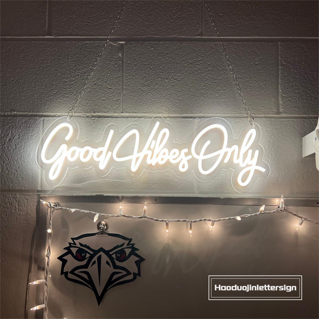 Panneau Néon LED 'Good Vibes Only' – Décoration Murale, Alimentation USB, Intensité Réglable
