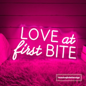 Insegna al neon Love At First Bite, tavolo da dessert personalizzato, luce al neon a LED, minimalista, decorazione per bar, cibo e dessert per matrimoni, decorazione da parete per ciambelle