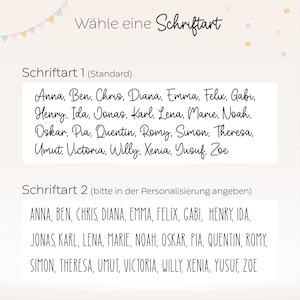 Schriftauswahl für personalisierte LED-Nachtlampen mit Holzsockel und Acrylglas. Liebevoll illustrierte HejHanni-Designs wie Tiere, Feen und Bären – individuell mit Namen bedruckt. Perfekte Geschenkidee fürs Kinderzimmer oder zur Geburt.