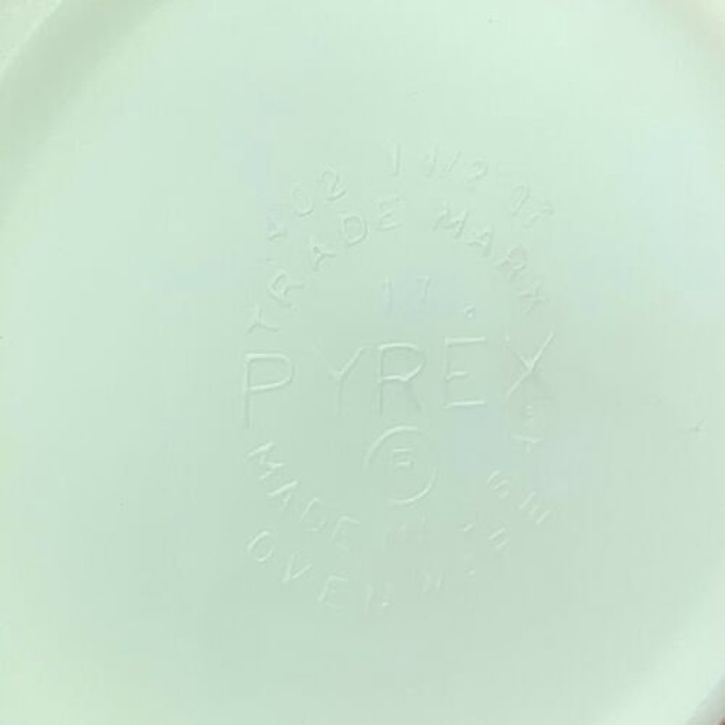 Vintage PYREX Old Orchard Medium Nesting Mixing Bowl 402 1.5 Qt