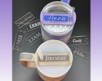 Accesorios para vasos, placa con nombre, adorno para vasos, 40 oz 30 oz, adorno para vasos, etiqueta con nombre personalizada para vasos, placa con nombre para vasos, vaso para vasos