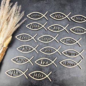 Personalisierte Namensschilder in Fischform aus Holz – Deko Tischkarten für Taufe, Kommunion, Firmung & Konfirmation – Platzkarte Tischdeko