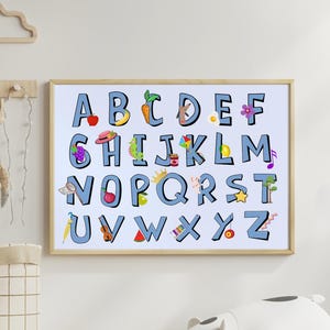 Arte mural con letras azules, impresión horizontal: póster educativo infantil de la A a la Z. Letras ilustradas divertidas para la decoración de guarderías, salas de juegos o aulas.