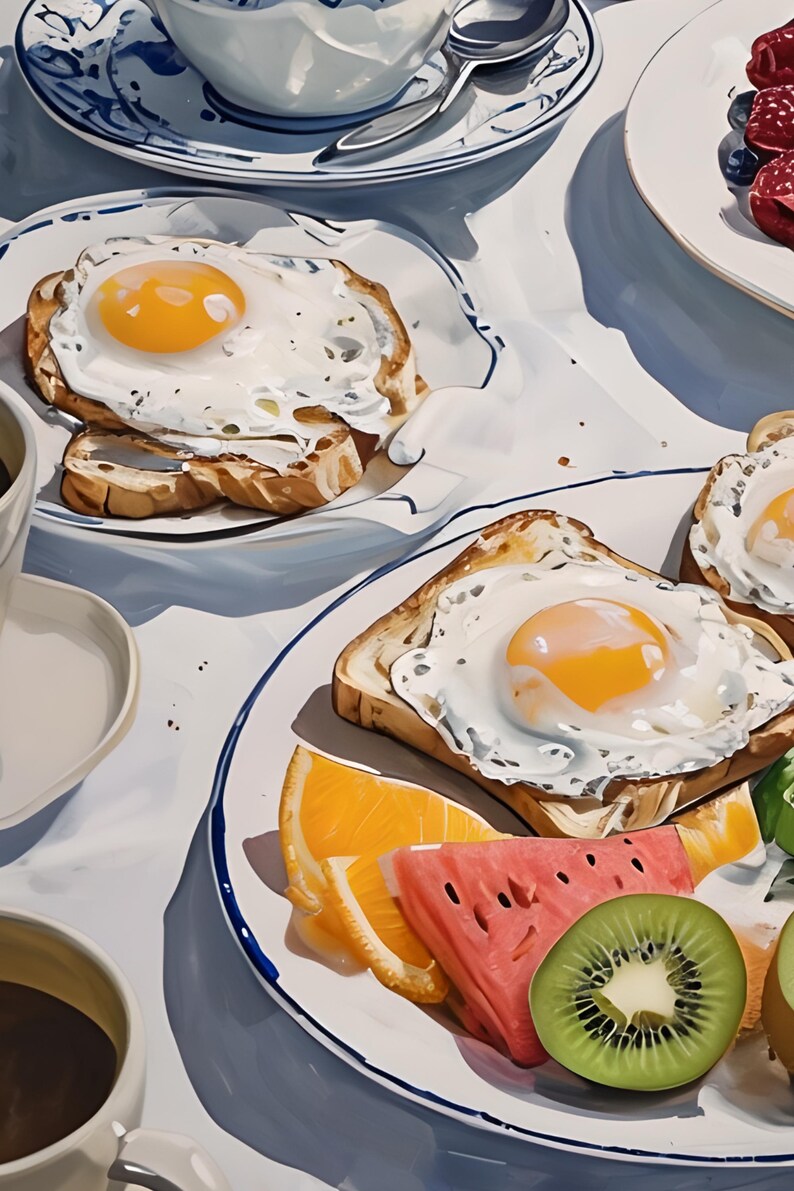 Puede incluir: Una escena de desayuno con platos de tostadas cubiertas con huevos fritos, junto con rodajas de naranjas, sand&iacute;a y kiwi. Los platos tienen bordes azules y blancos. Tambi&eacute;n se ven tazas de caf&eacute; y una taza de t&eacute; con un dise&ntilde;o azul y blanco.