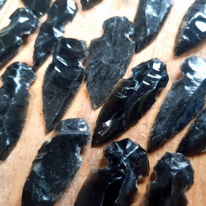 Obsidian Arrowheads for pendant, craft, keepsake or use as arrows. Dragonglass. Ideal for jewelry making.