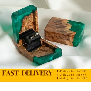 FLIP – Green Epoxy & Wood Ring box proposal. Slim Engagement ring box. Compact Jewelry Box. Unique gift for her on Anniversary Day