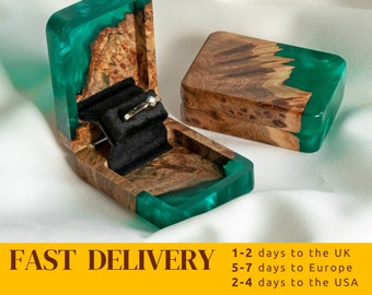 FLIP – Green Epoxy & Wood Ring box proposal. Slim Engagement ring box. Compact Jewelry Box. Unique gift for her on Anniversary Day