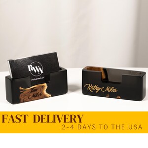INTELLIGENT - PORTE-CARTES de visite avec logo personnalisé. Porte-cartes noir en résine et bois pour bureau. Cadeau de luxe personnalisé avec logo