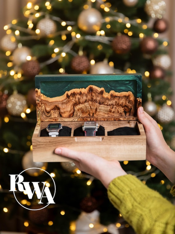 TEMPO – Luxury Green 3 Watch Box from Epoxy & Wood. Engraved Watch case as Christmas gift for yourself