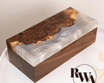 TEMPO – Handcrafted Epoxy Resin & Wood Watch Box. Custom ladies watch box with personalized engraving