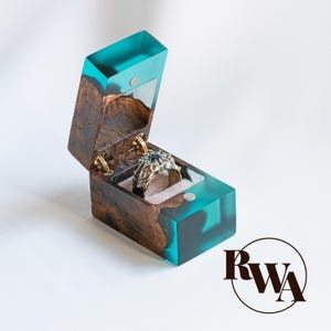 CHORD – Aquamarine Resin & Wood Engagement ring box for Proposals. Luxury ring bearer box for wedding