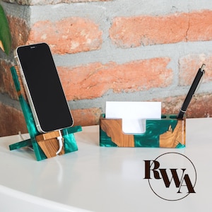 SMART – Set organizer da scrivania in resina e legno color smeraldo, con supporto per telefono, portapenne e post-it, porta biglietti da visita. Regali di Natale per i dipendenti.