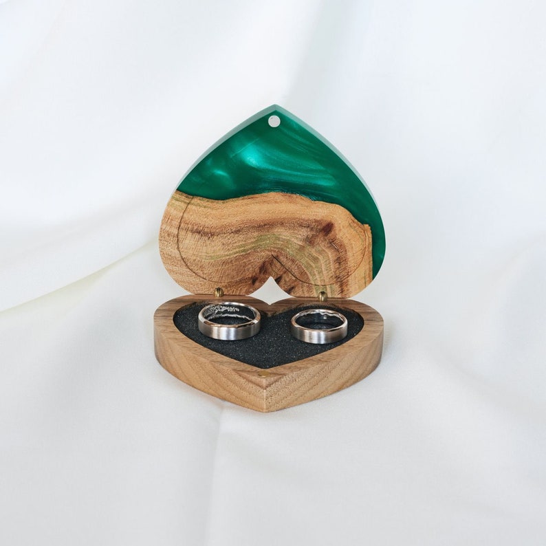 AMOUR wedding Ring Box / Heart Shape Emerald Epoxy & Wood Etsy