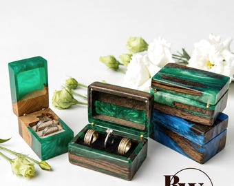 Epoxy & Wood Ring Case with 2 and 3 slots. Green Wedding Ring Box for Ceremony. Perfect Engraved Couple Gift
