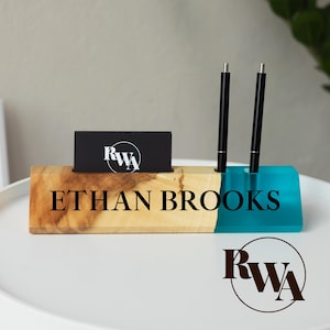 Placa de identificação de mesa em resina e madeira com porta-cartões. Organizador de mesa personalizado, acessórios de escritório. Presente exclusivo para pai e tio, presente de Dia dos Pais.