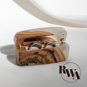 FLASH – Resin & Wood Double Ring Box. Personalized wedding ring box. Ring box for wedding ceremony. Custom handmade ring box