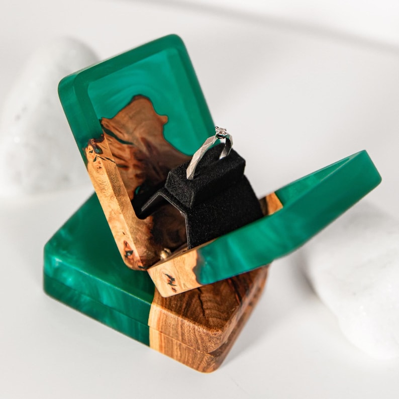 FLIP – Proposal Green Ring Box Epoxy & Wood. Custom Slim Engagement ring box as sentimental gift for her image 2
