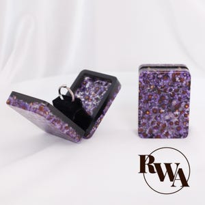 FLIP – Resin Epoxy with Dried Flowers Proposal Box. Personalized Handmade Engagement Ring Box