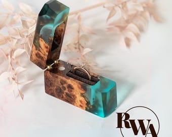 FLASH – Aquamarine Epoxy Resin and Wood Engagement Ring Box. Unique proposal ring box for her, personalized ring box