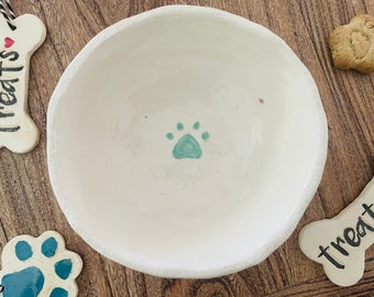 Handmade ceramic cat bowl